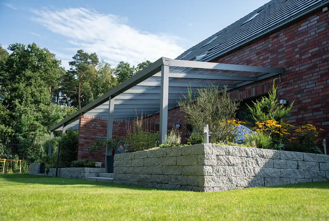 Terrassenüberdachung aus Aluminium für den Wandanbau - Image 24